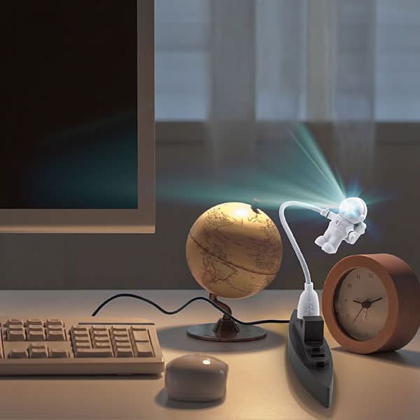 Astronaut - USB Night Lamp - SpaceTrips