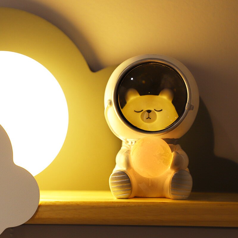 Cute Astronaut Lamp - SpaceTrips