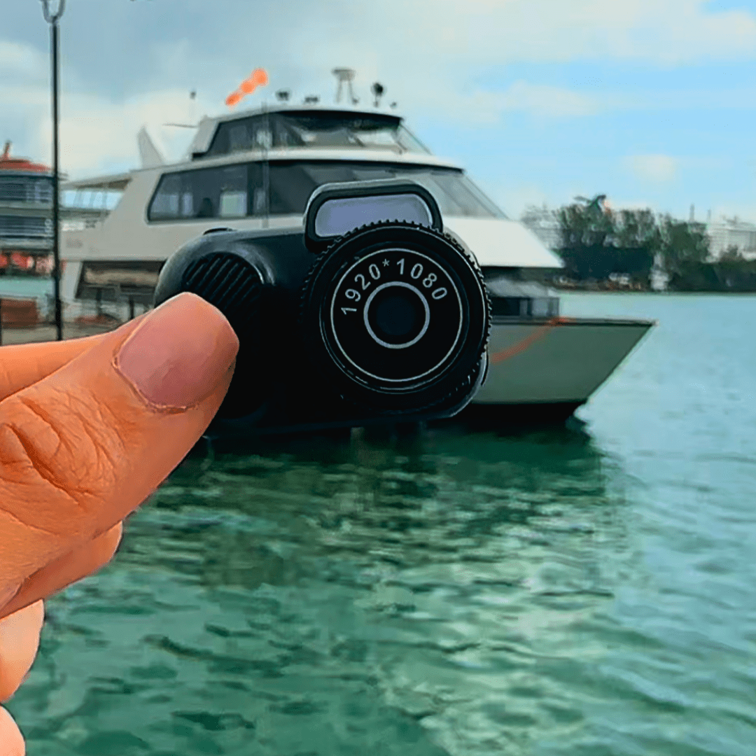 Mini Retro Camera - SpaceTrips