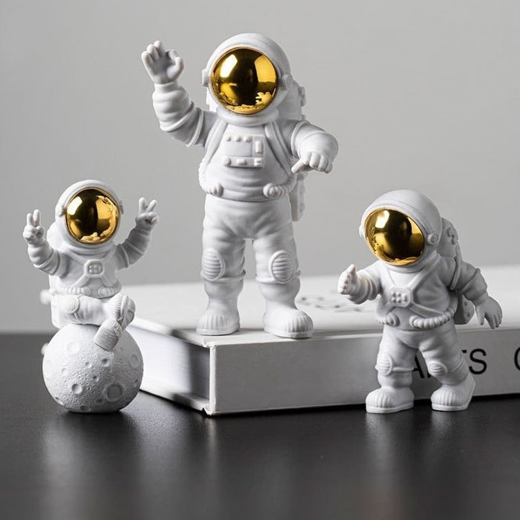 Moon Lamp and Astronauts Set