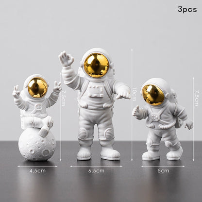 Moon Lamp and Astronauts Set - SpaceTrips