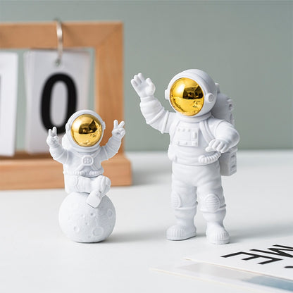 Moon Lamp and Astronauts Set - SpaceTrips