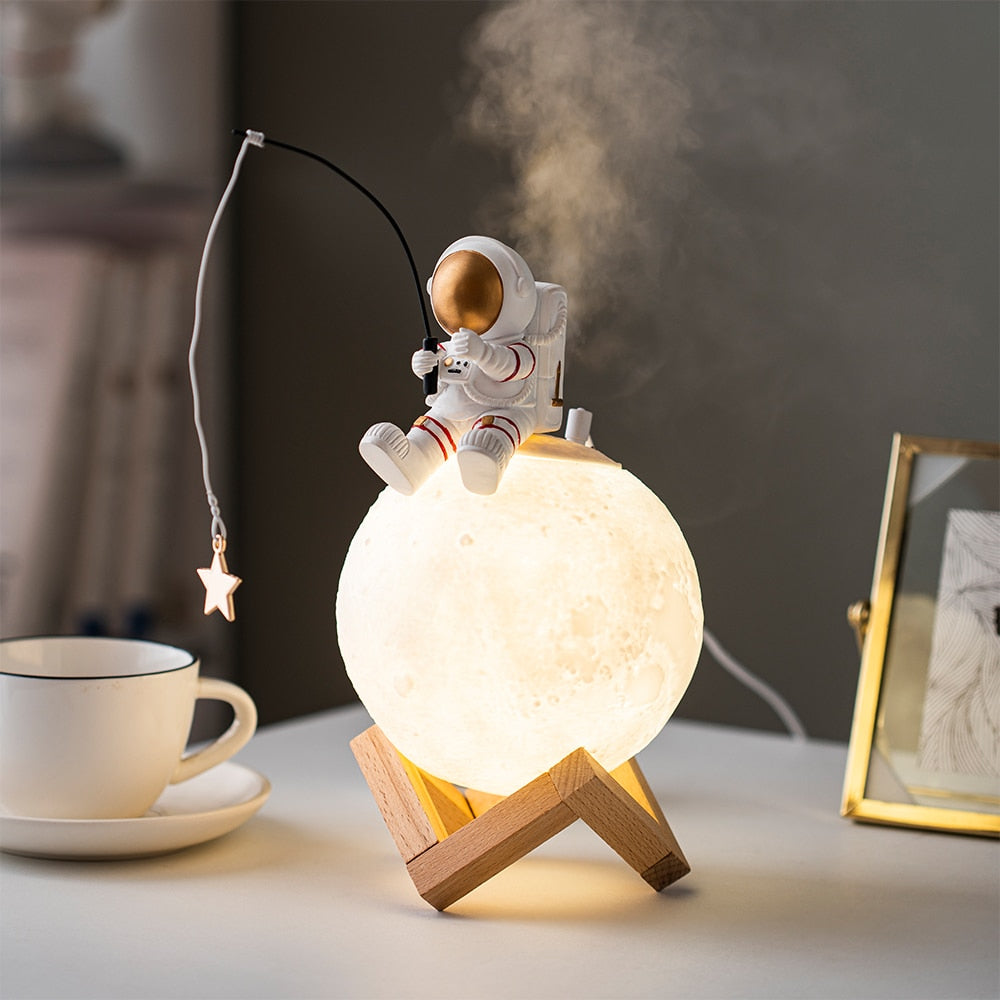 Astronaut Aroma Diffuser & Lamp