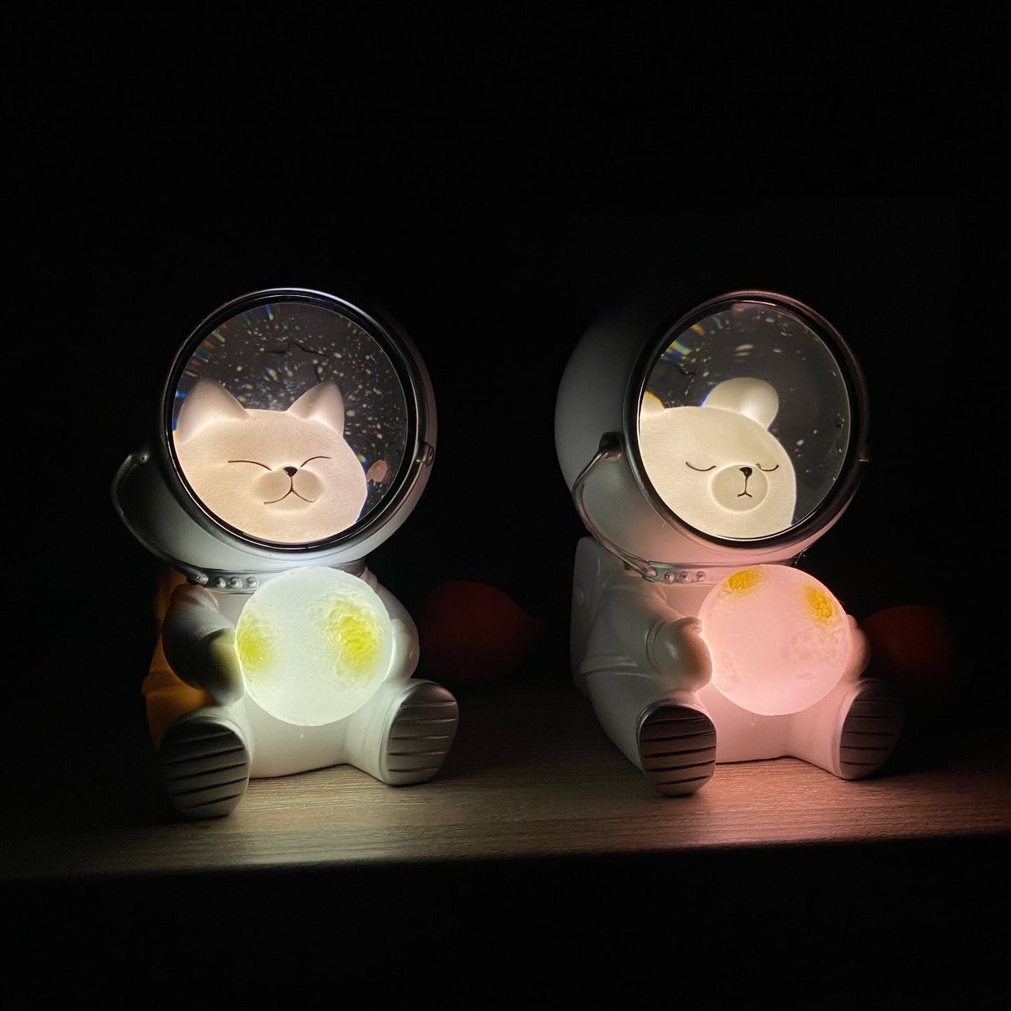 Cute Astronaut Lamp - SpaceTrips