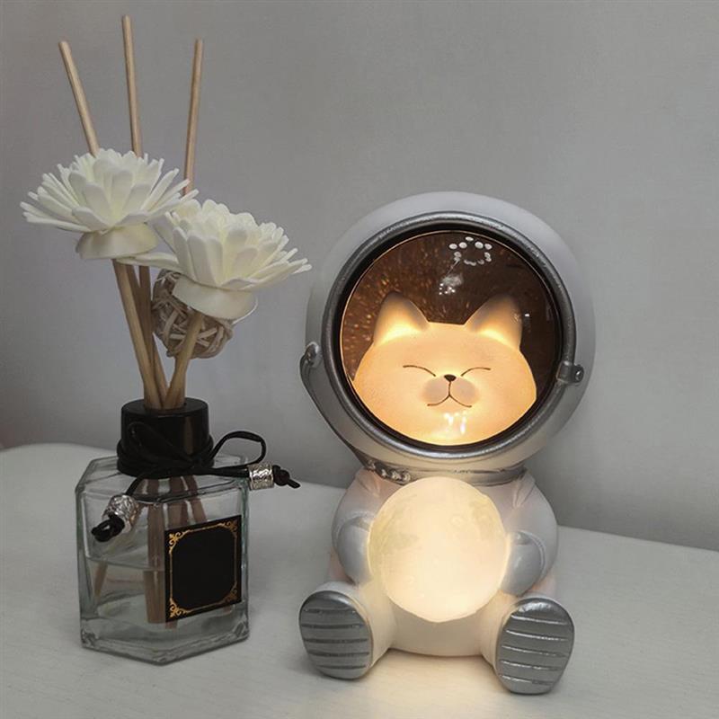 Cute Astronaut Lamp - SpaceTrips